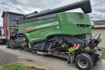 Kombajn zbożowy Fendt 6335C