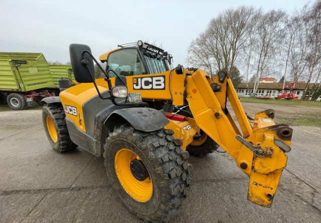 jcb