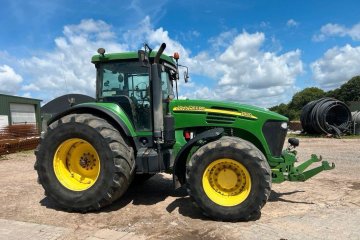 John Deere 7920